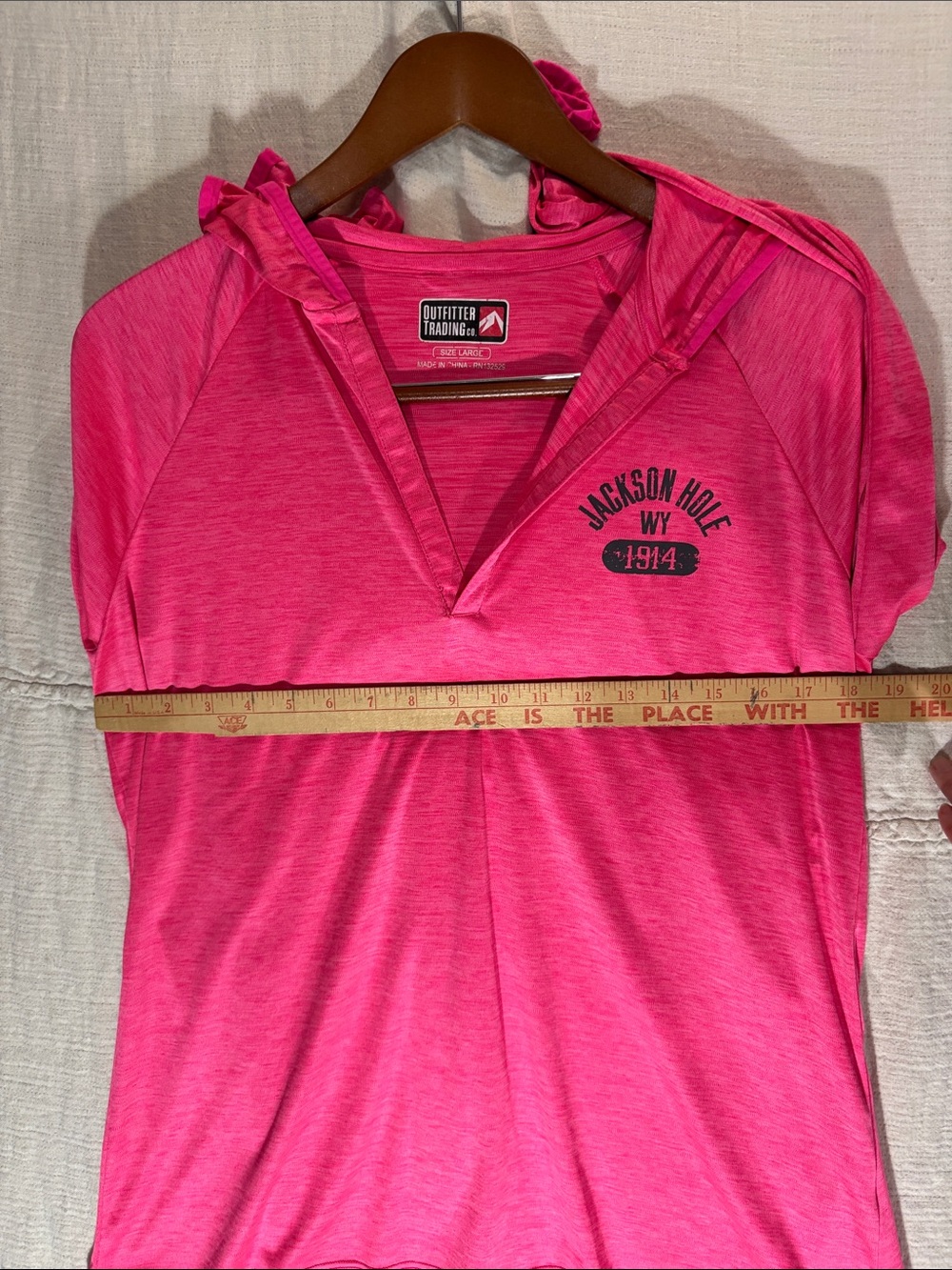 Outfitter Trading Co Jackson Hole WYWomen's Hot Pink Hooded Long-Sleeve Pullover - Picture 8 of 9